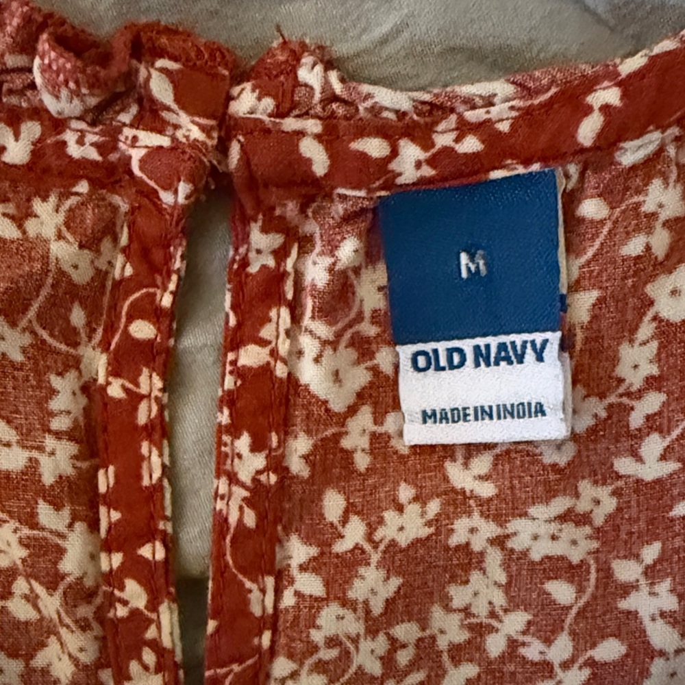 Old Navy Red Floral Blouse - Picture 4 of 4
